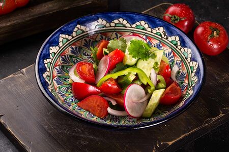 Салат Овощной с фирменной заправкой