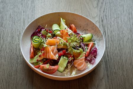 Салат с лососем