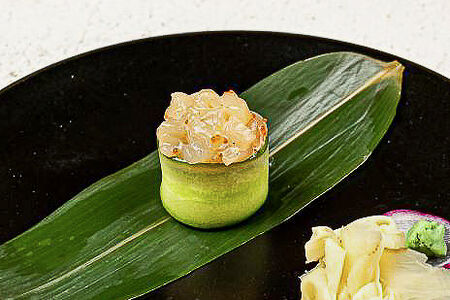 Гункан с гребешком