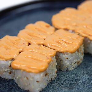 Ролл Спайси с окунем