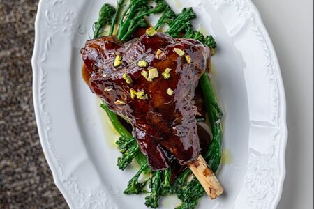 Ягненок с брокколини