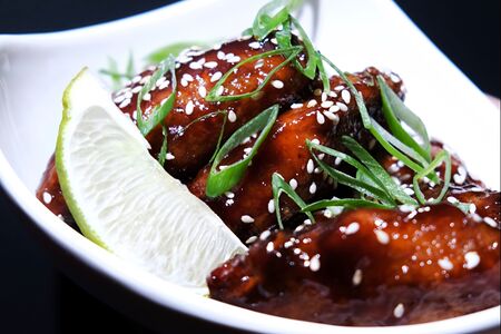 Крылышки в азиатском стиле и соусе терияки