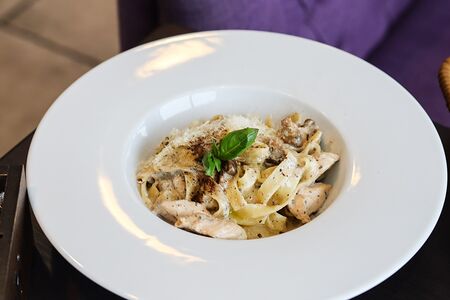 Паста Фетучини с курицей и грибами