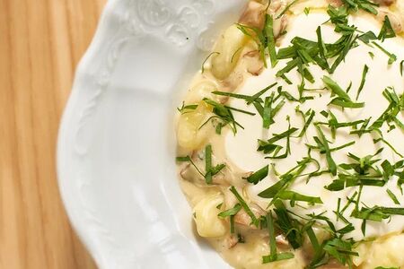 Ньокки с белыми грибами и муссом из пармезана