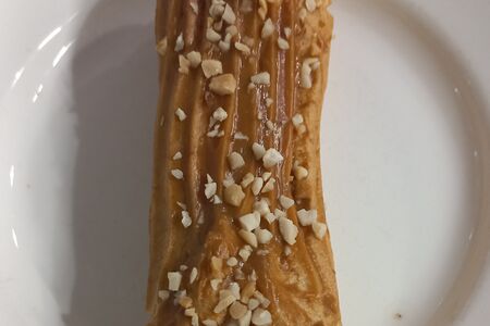 Эклеры с вареной сгущенкой