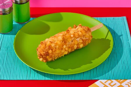 Корн-дог с сосиской и сыром