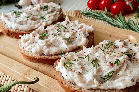 Сало бутербродное с чесноком