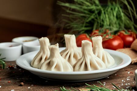 Хинкали со свининой и говядиной