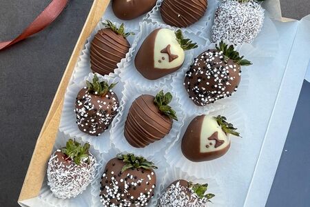 Набор клубники в шоколаде Господин клубника 12 ягод