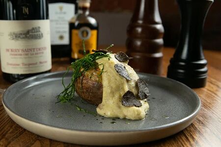 Запеченный картофель, трюфель, страчателла