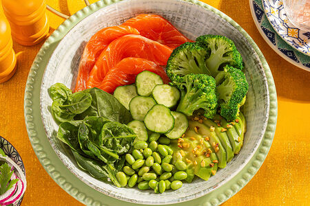 Салат с лососем