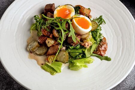 Тёплый салат с тамбовским окороком