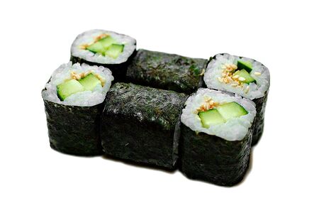 Хосомаки с огурцом