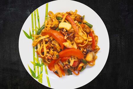 Удон с морепродуктами