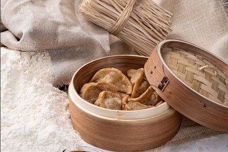 Гедза с курицей и креветками