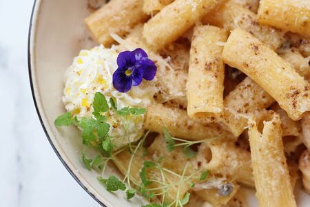 Паста Ригатони с гребешком и грибами