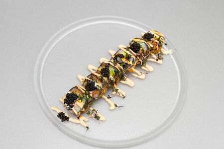 Ролл темпура с креветкой и юзу майо