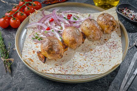 Шашлык из молодого картофеля с курдюком