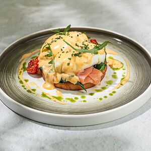 Бенедикт с лососем