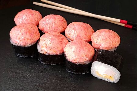 Запеченный ролл с курицей