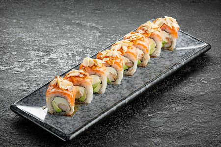 Лосось, креветка в темпуре, миндаль