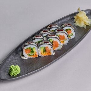 Ролл лосось-авокадо