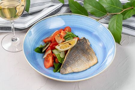 Дорадо с летними овощами