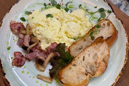 Скрэмбл с начинкой на выбор