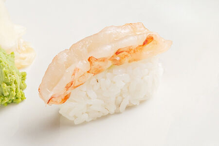 Суши с креветкой