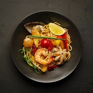 Наруто с морепродуктами