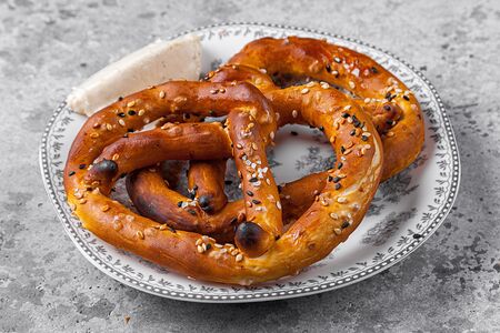 Брецель с маслом