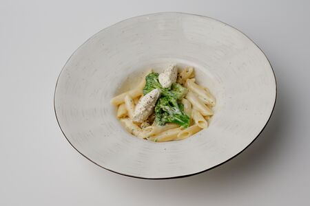 Пенне с брокколи и сливочным сыром