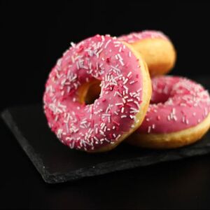 Донат Ягодный микс с начинкой