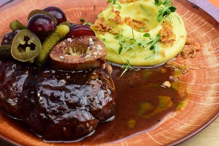 Оссо-Буко с соусом Чёрный перец