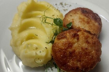 Домашние котлеты с картофельным пюре