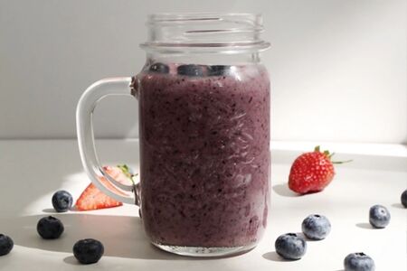 Смузи Клубника, банан и черника