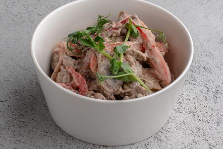 Салат с телятиной