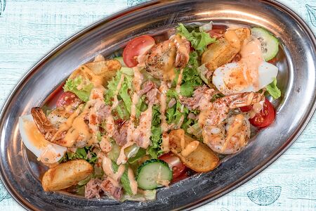 Салат с креветками с тунцом