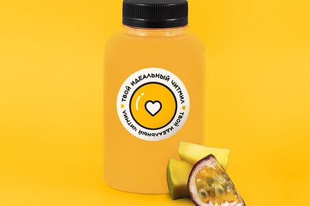 Тропический напиток манго-маракуйя