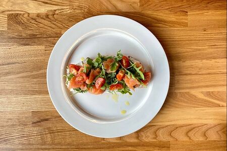 Брускетта с лососем и творожным сыром