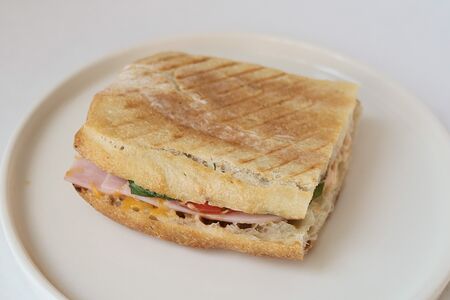 Сэндвич с ветчиной