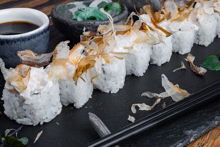 Креветка с тартаром из гребешка