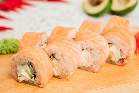 Ролл запеченный Филадельфия