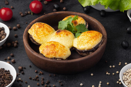 Дуэт из грибов, запеченных с сыром