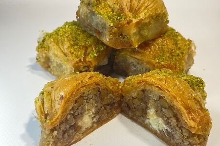 Пахлава Мидия