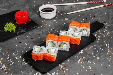 Ролл Филомания с копченым лососем