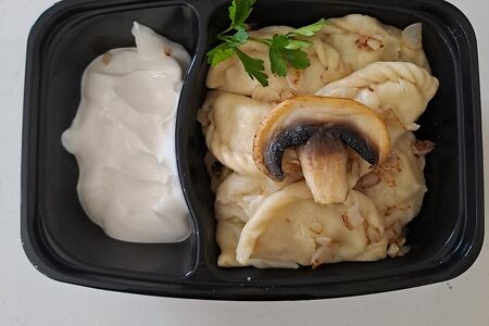 Вареники с картофелем и грибами ручной лепки