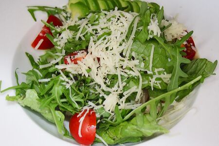 Салат Руккола с тигровыми креветками