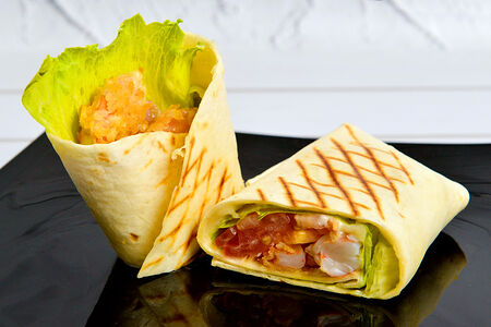 Тортилья Цезарь с креветкой