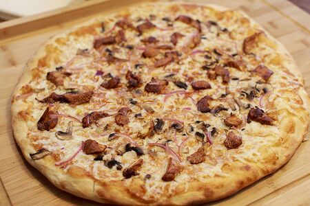 Пицца с курицей